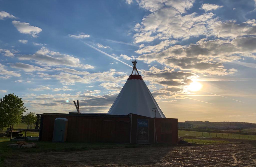 Tipi coucher de soleil